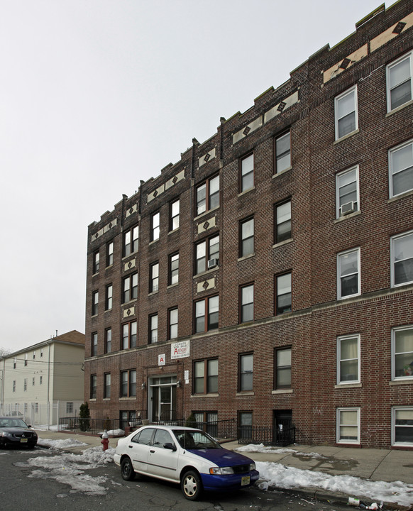 117 Corbin Ave in Jersey City, NJ - Building Photo