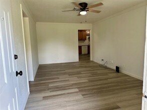 530 Edgebrook Dr in Houston, TX - Building Photo - Building Photo