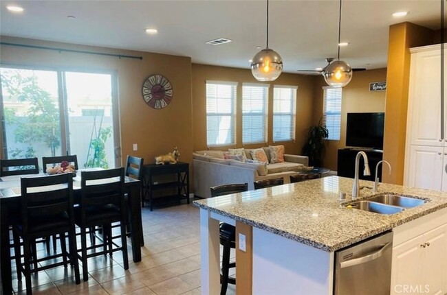 219 Calle Belleza, Unit 210 in Lake Forest, CA - Building Photo - Building Photo