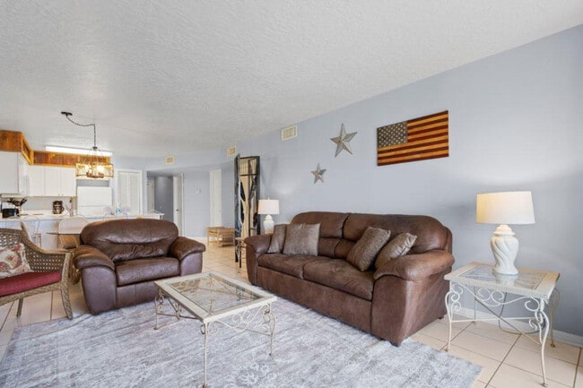 645 Plantation Rd in Gulf Shores, AL - Foto de edificio - Building Photo