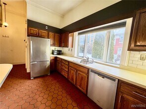 25 Whitney Pl in Buffalo, NY - Building Photo - Building Photo