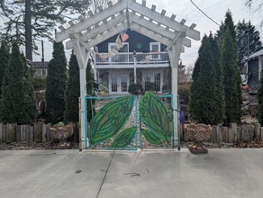 306 Davis St in Hendersonville, NC - Building Photo - Building Photo