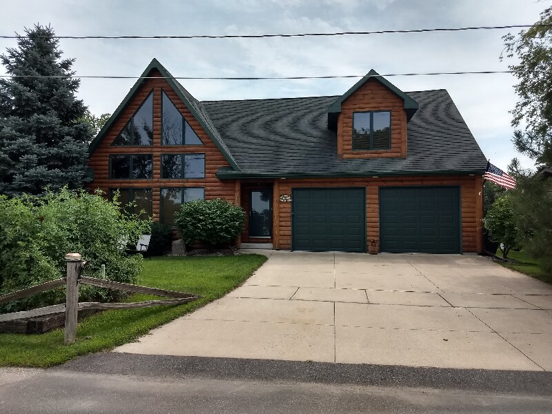 897 Coolidge Ave in Oshkosh, WI - Building Photo
