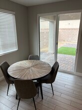 104 Barton Bay Ave in North Las Vegas, NV - Building Photo - Building Photo