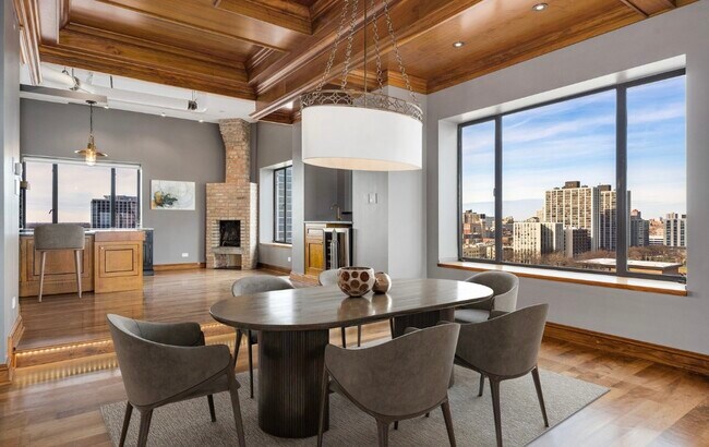 707 W Junior Ter, Unit 12PH in Chicago, IL - Building Photo - Building Photo
