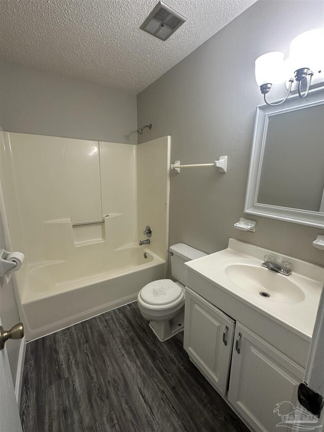 6802 Tiki Ln in Pensacola, FL - Building Photo - Building Photo