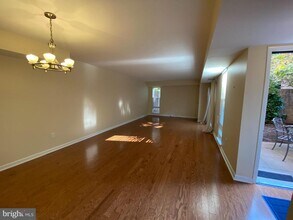 130 Spruce St in Philadelphia, PA - Building Photo - Building Photo