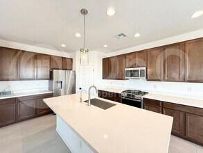 11216 S 56th Ln in Phoenix, AZ - Building Photo - Building Photo