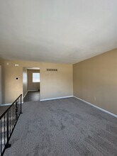 12321 W 71st St in Shawnee, KS - Building Photo - Building Photo