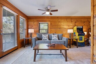 741 Golf View Blvd in Pigeon Forge, TN - Building Photo - Building Photo