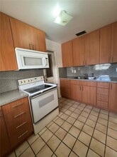 106 NE 2nd Ave in Hallandale Beach, FL - Building Photo - Building Photo