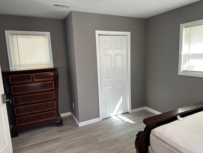 923 Washington St NW in Jacksonville, AL - Building Photo - Building Photo