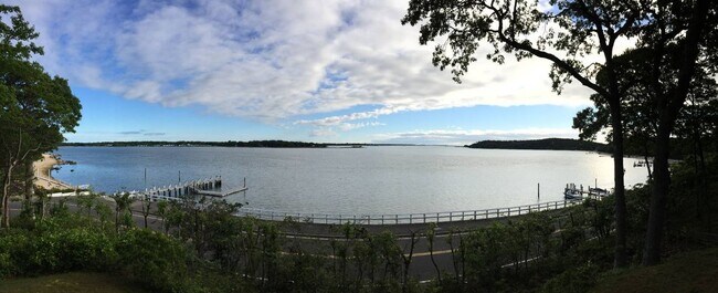 91 Shore Rd in Shelter Island, NY - Building Photo - Building Photo