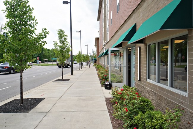 Foundation | The Gates in East Lansing, MI - Foto de edificio - Building Photo