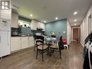 20 Mallaby Rd in Toronto, ON - Building Photo - Building Photo