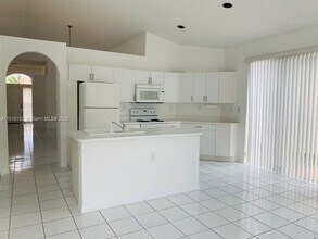 2978 NW 99th Ct in Doral, FL - Building Photo - Building Photo