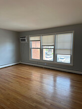 630 N Lincoln Ave, Unit ONE BED in Addison, IL - Building Photo - Building Photo