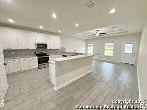 2137 Fuller Dr in Canyon Lake, TX - Building Photo - Building Photo