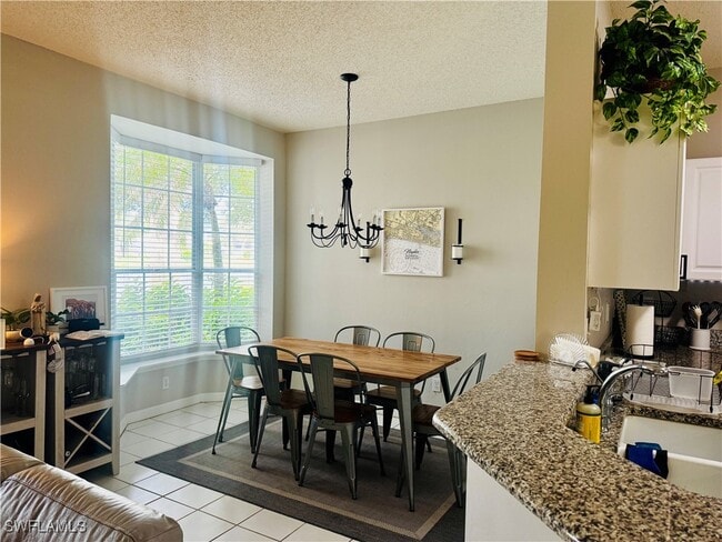 57 Silver Oaks Cir in Naples, FL - Building Photo - Building Photo