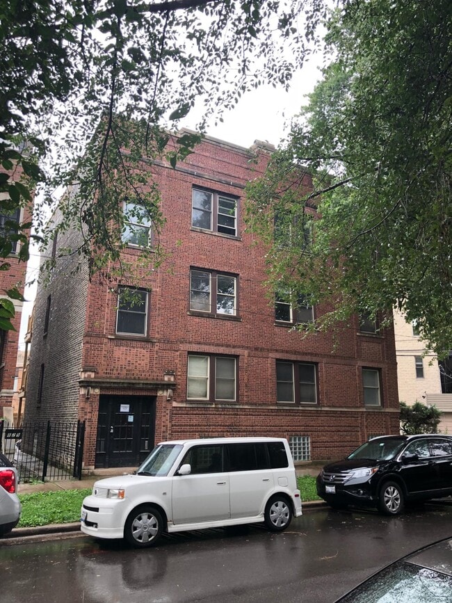 831 Altgeld W St, Unit 1