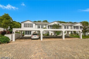 853 Tanbark Dr in Naples, FL - Building Photo