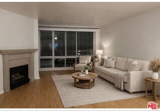 12830 Burbank Blvd in Los Angeles, CA - Building Photo - Building Photo