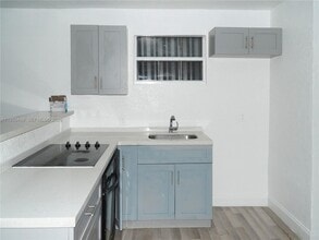 4079 Linda Ln in West Palm Beach, FL - Building Photo - Building Photo