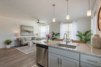 Commonwealth Apartments in Midlothian, VA - Foto de edificio - Building Photo