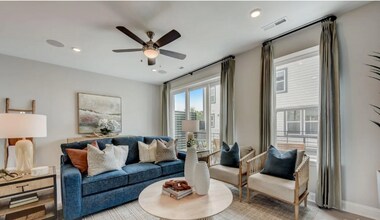 9466 Senator Royall Dr in Charlotte, NC - Building Photo - Building Photo