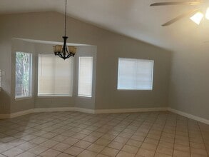 547 Mathew St in Porterville, CA - Building Photo - Building Photo