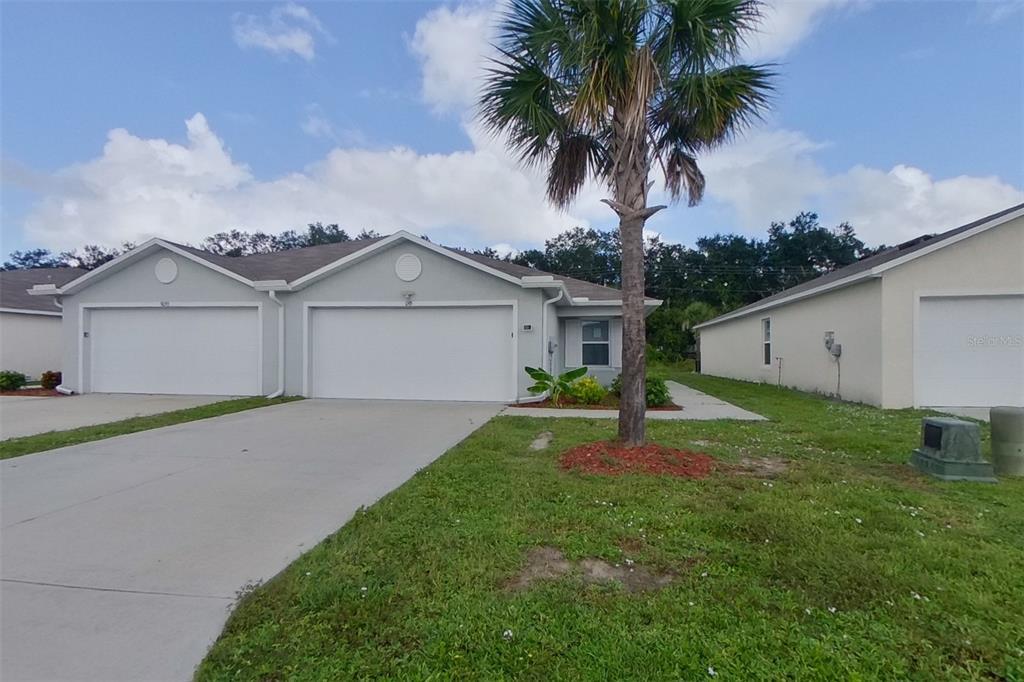 9095 Aegean Cir in Lehigh Acres, FL - Building Photo