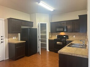110 Sierra Rose Loop in Georgetown, TX - Building Photo - Building Photo