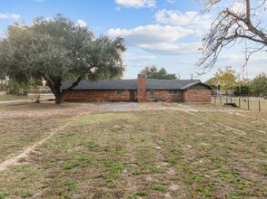 12112 FM 14 in Tyler, TX - Foto de edificio - Building Photo