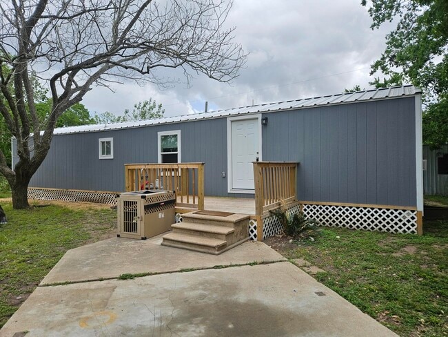 723 Alamo St in Rosenberg, TX - Building Photo - Building Photo