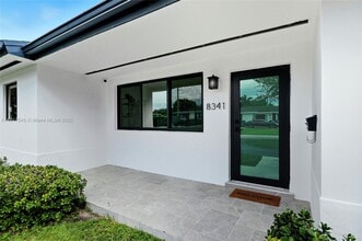 8341 SW 87th Terrace in Miami, FL - Building Photo - Building Photo