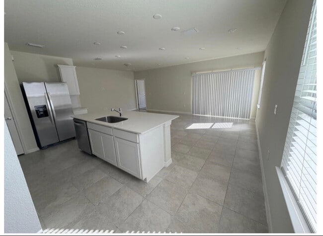 3845 Blue Vale Dr in Davenport, FL - Foto de edificio - Building Photo