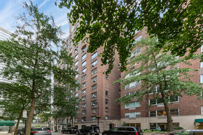 2 Beekman Pl in New York, NY - Foto de edificio - Building Photo