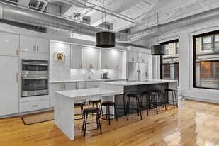 111 Beach St in Boston, MA - Building Photo