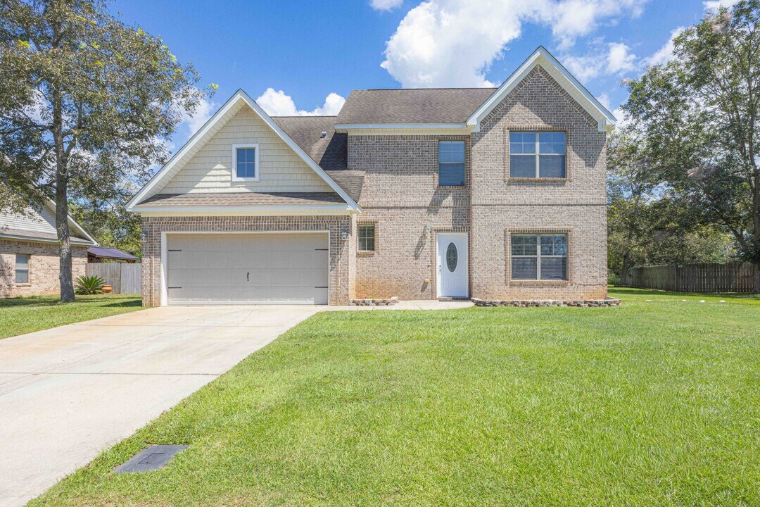 8808 Bainbridge Dr in Daphne, AL - Building Photo