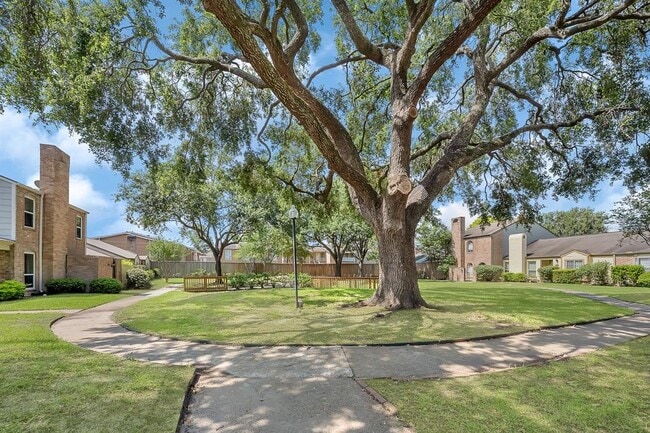 property at 11812 Southlake Dr