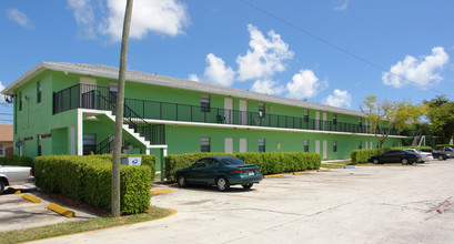 Pompano Terrace I & II in Pompano Beach, FL - Foto de edificio - Building Photo