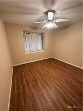 208 Versailles St in Victoria, TX - Building Photo - Building Photo