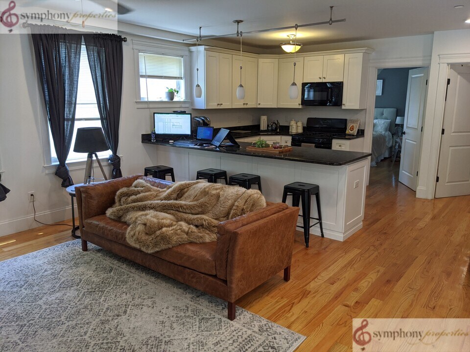 6 Fern St in Boston, MA - Building Photo