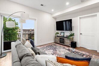 21 Lexington St in Boston, MA - Building Photo - Building Photo
