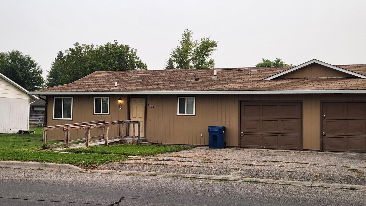 2102-2104 Wyoming St in Missoula, MT - Building Photo