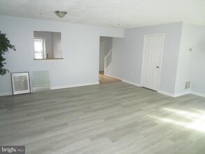 12803 Carousel Ct in Upper Marlboro, MD - Building Photo - Building Photo