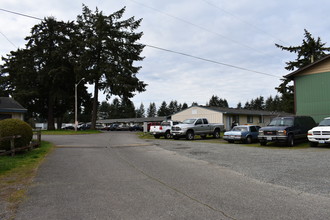 Western Terrace in Lakewood, WA - Building Photo - Building Photo