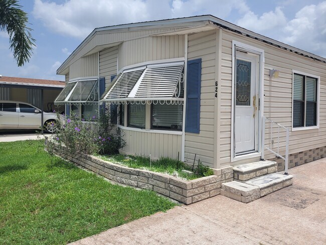 624 Sunset Ln