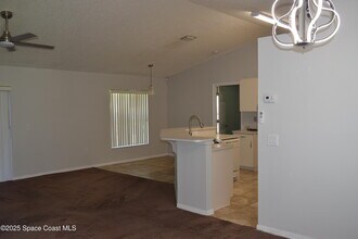 939 Lyons Cir NW in Palm Bay, FL - Building Photo - Building Photo