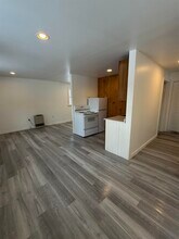 722 VT-30 in Townshend, VT - Building Photo - Building Photo